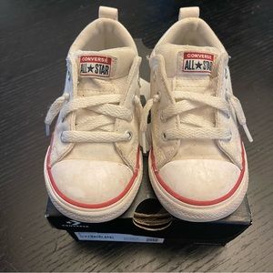 All white Converse Chuck Taylor low top Size 8C